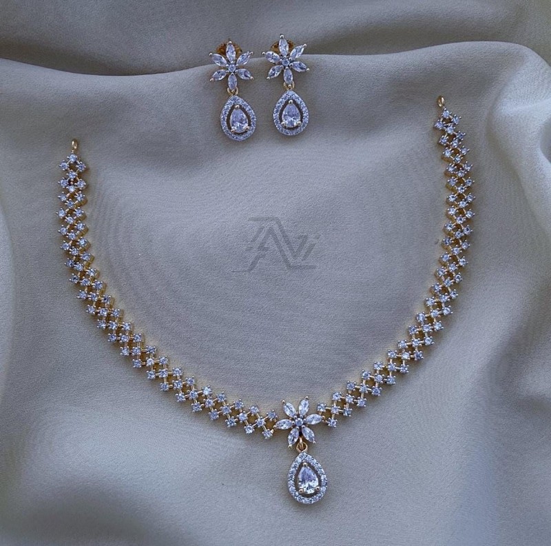 Star Drop AD Necklace with Earrings